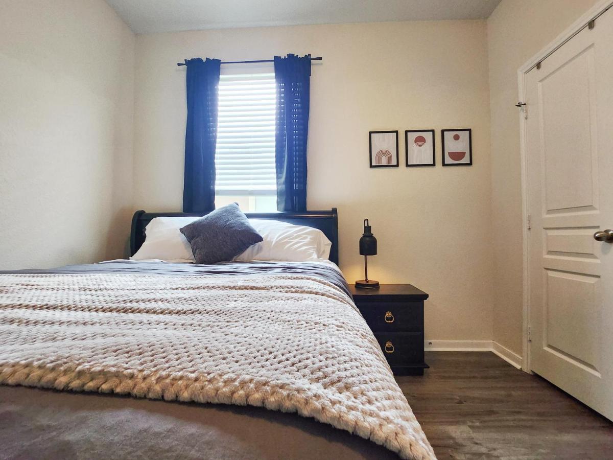 4 Bedroom Home Near Downtown Med Center Nrg Stadium Pearland Skyview Long By Ion Rentals Houston Exterior foto