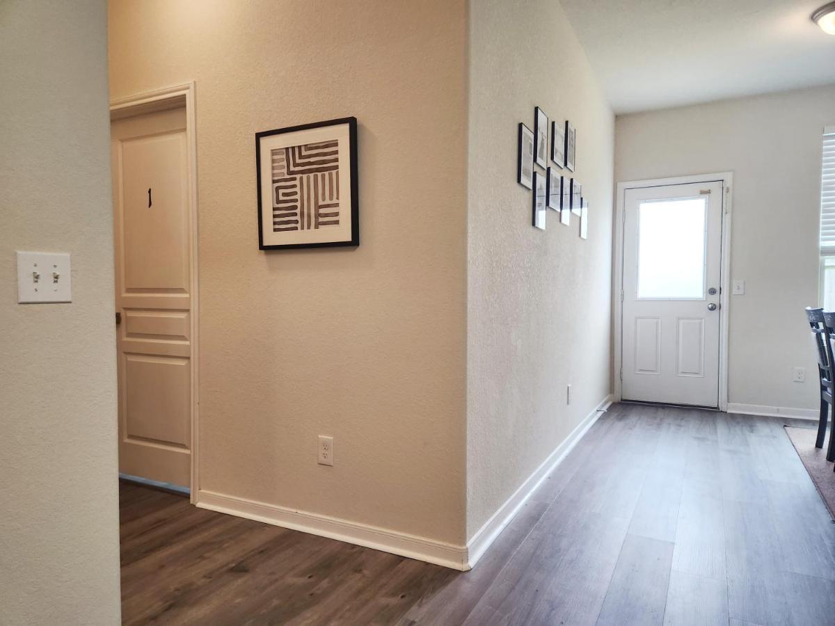 4 Bedroom Home Near Downtown Med Center Nrg Stadium Pearland Skyview Long By Ion Rentals Houston Exterior foto