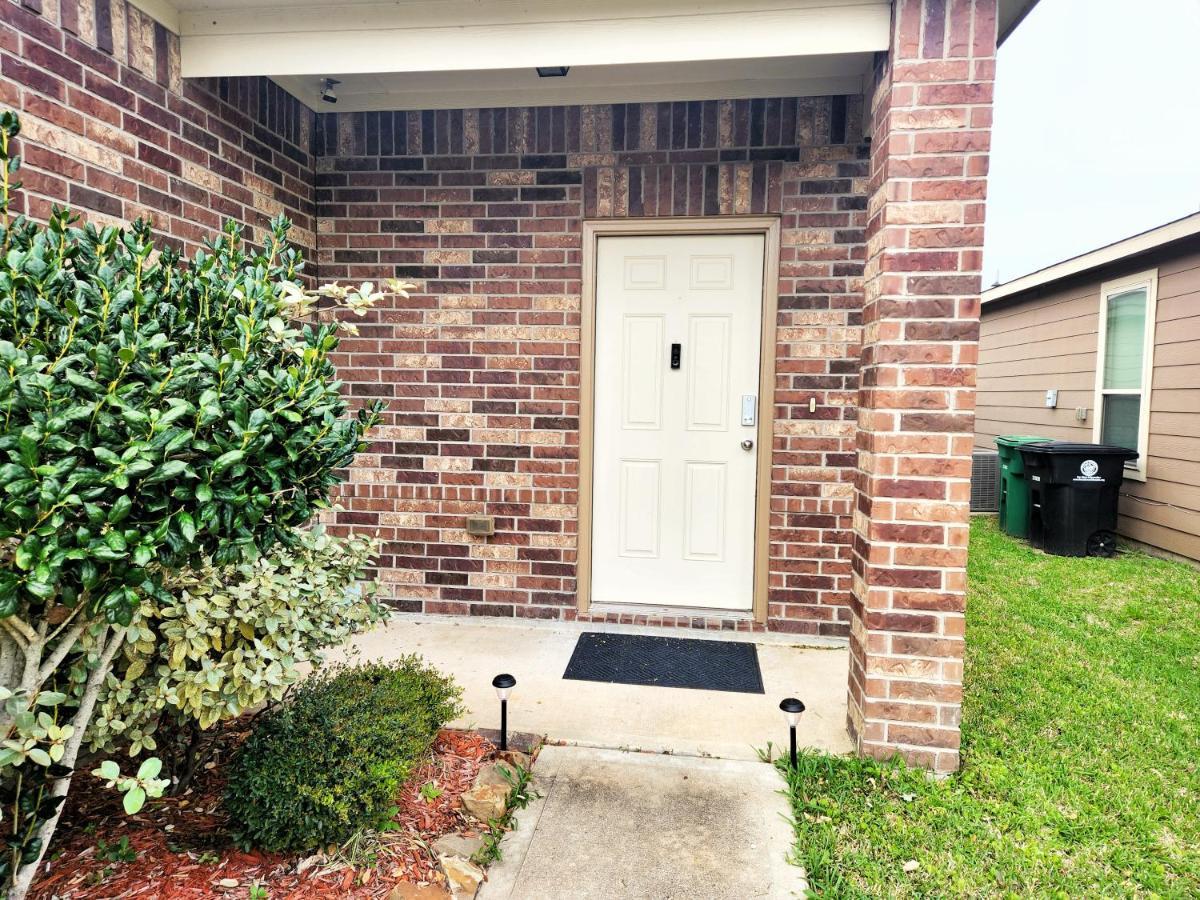 4 Bedroom Home Near Downtown Med Center Nrg Stadium Pearland Skyview Long By Ion Rentals Houston Exterior foto