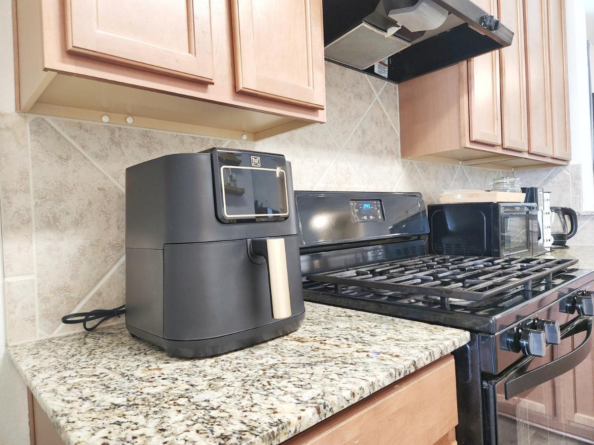 4 Bedroom Home Near Downtown Med Center Nrg Stadium Pearland Skyview Long By Ion Rentals Houston Exterior foto