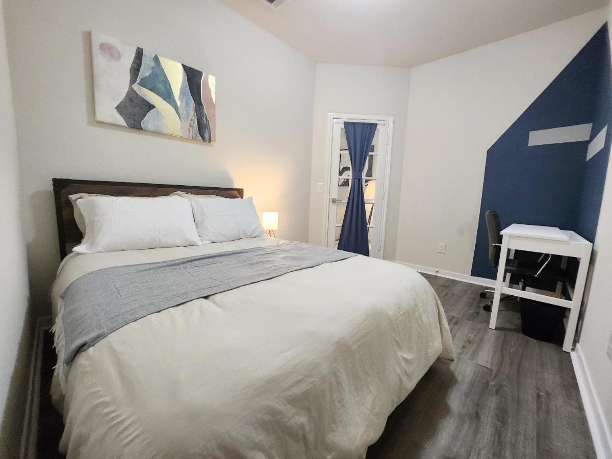4 Bedroom Home Near Downtown Med Center Nrg Stadium Pearland Skyview Long By Ion Rentals Houston Exterior foto
